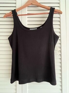 100% cotton Black Ribbed Scoop Tank